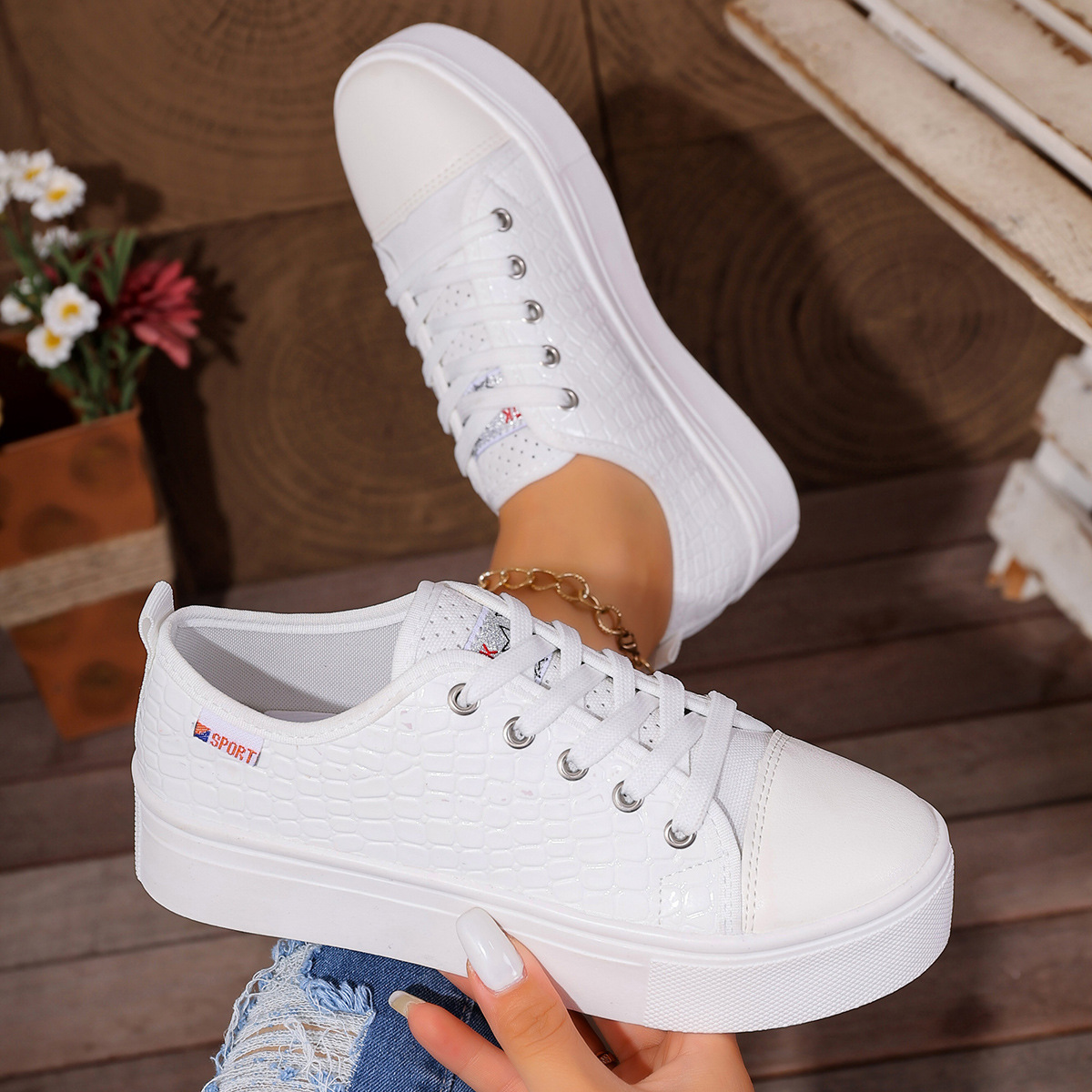 New women's flat casual single - Embroidery White 评论和价格