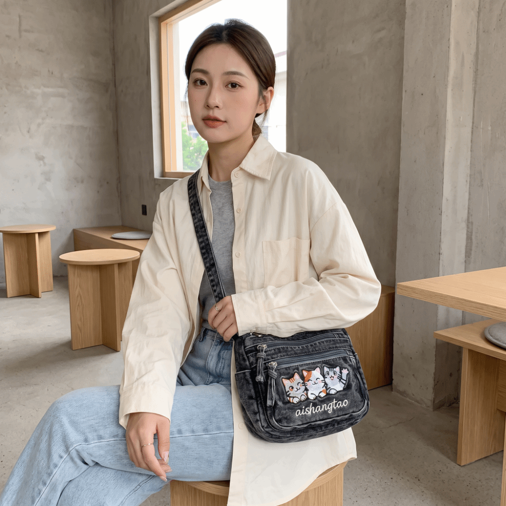 Vintage Fabric Denim Crossbody - Embroidery Cat 评论和价格