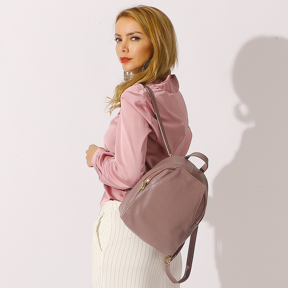 Zency Charm Women Backpack 100 - Embroidery Charm 评论和价格