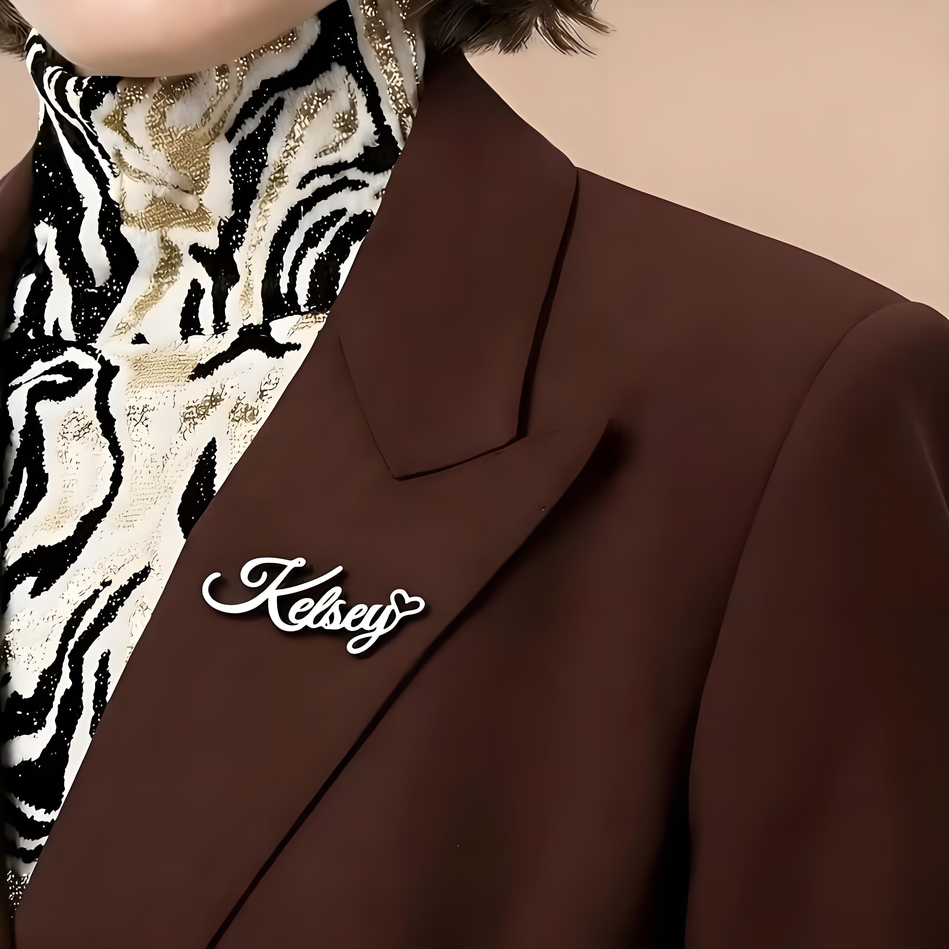 Custom Cursive Name Lapel Pin  - Embroidery Names 评论和价格