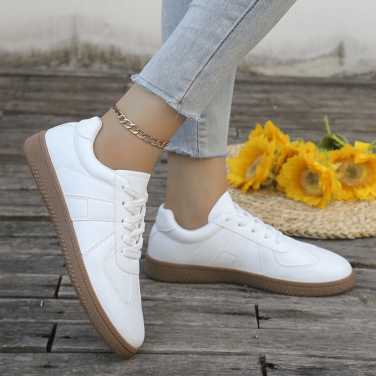 Ladies' casual white sports sh - Embroidery White 评论和价格