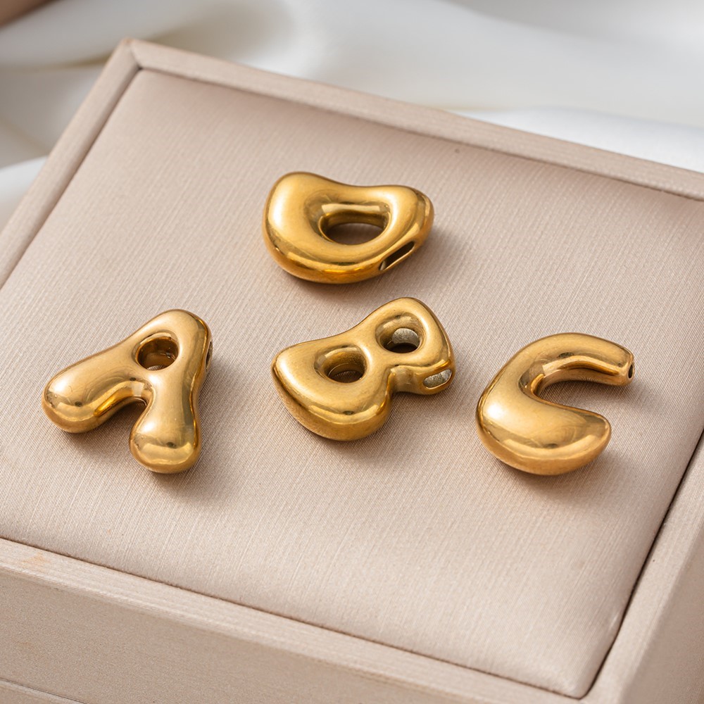 5Pcs Fashion Stainless Steel G - Embroidery Charm 评论和价格
